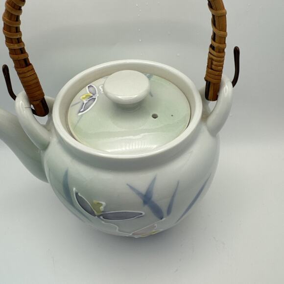 JAPANESE FINE PORCELAIN CONTEMPORARY TEAPOT BLUE PINK‎ FLORAL WOVEN HANDLE - Picture 2 of 12